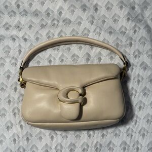 Coach Pillow Tabby 18